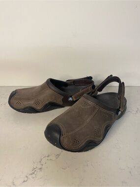 Crocs Men's Brown Leather Slip-On Backstrap Clogs